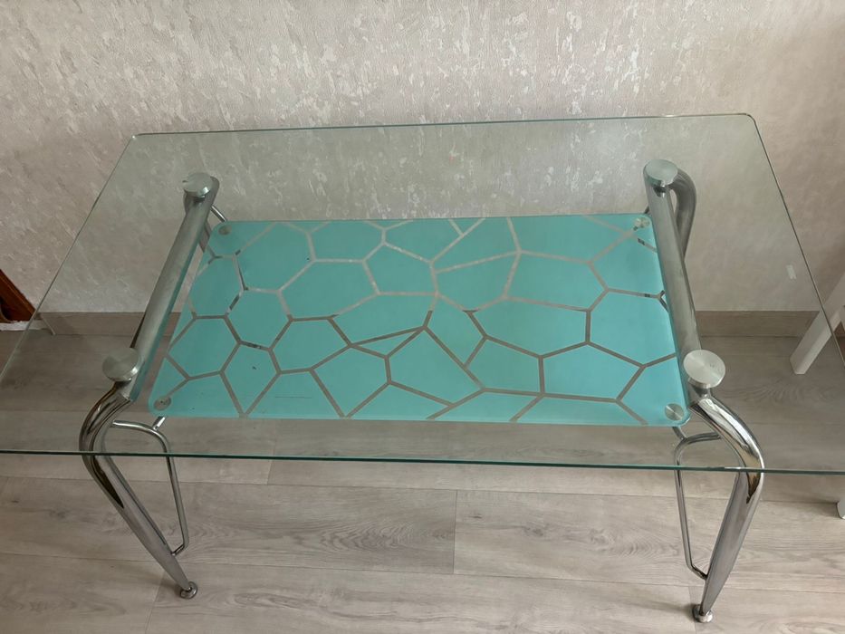 Продам стол кухонный