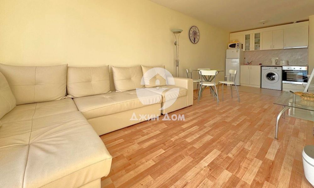Продава се Тристаен апартамент в Свети Влас - 77 кв.м за 1884 €/кв.м - Снимка #1