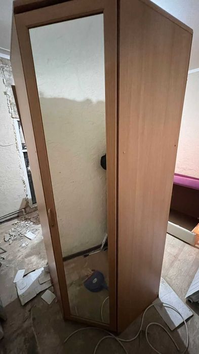 Диван и шкаф - бесплатно ,самовывоз