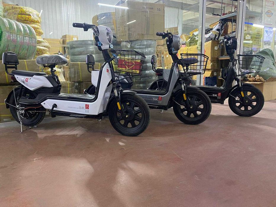 Электроскутер и мопед и велосипед