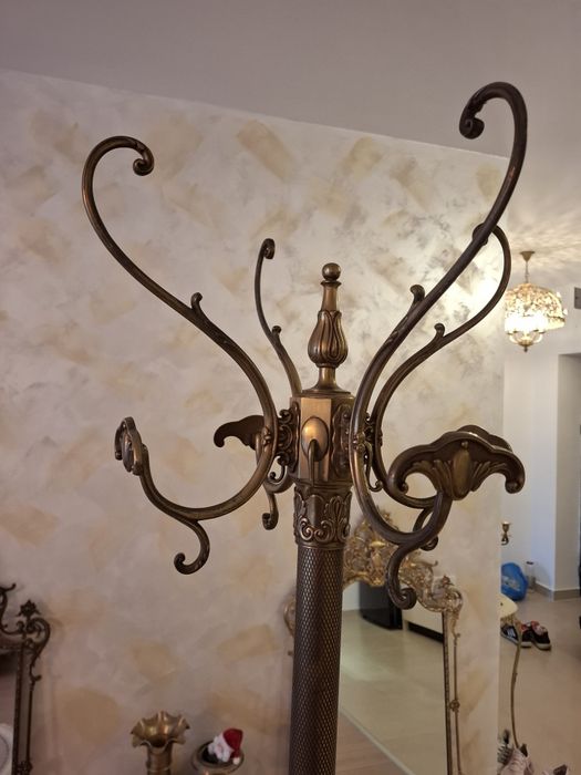 Cuier bronz stil baroc 1,80 cm.