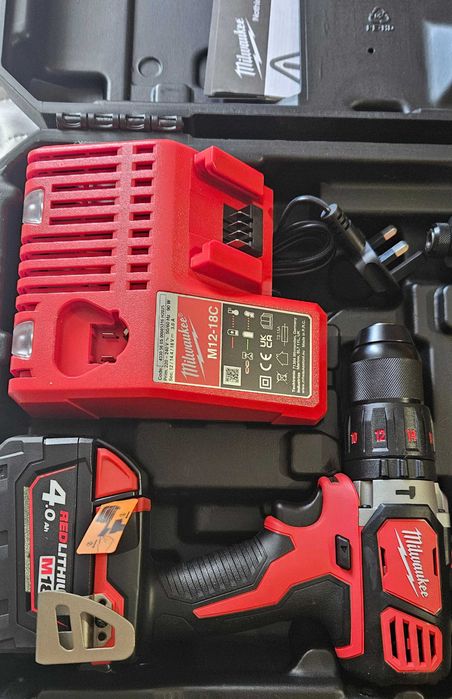 Milwaukee M18 комплект – ударен гайковерт + ударен винтоверт + 2 батерии 4Ah + зарядно + куфар