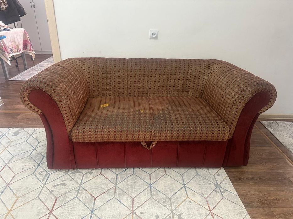 Диван двухместный