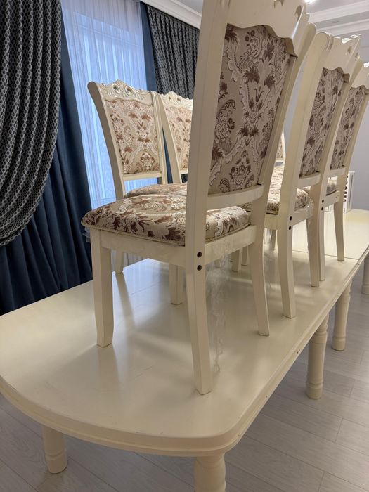 Продам стол и стулья 14 персон
