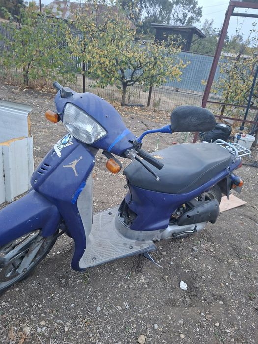 Vând scuter HONDA sh 49 cc 2 timpi sau schimb cu Kukirin G2
