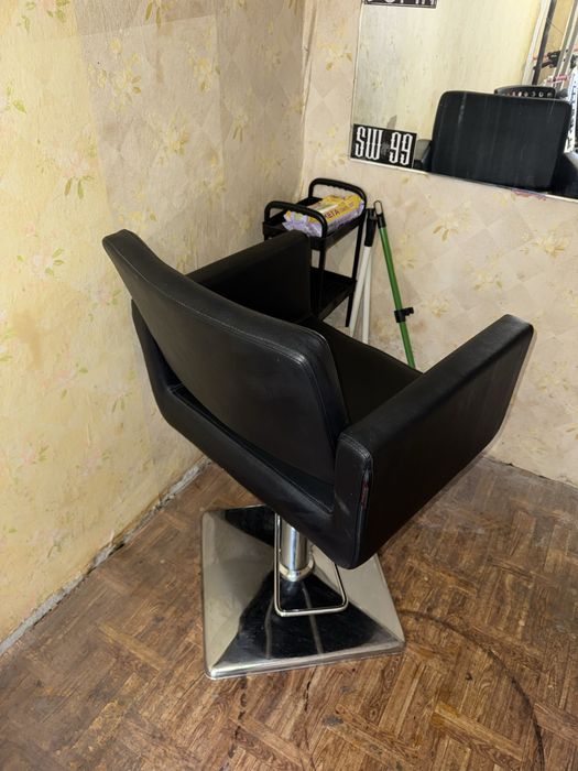 Фризьорски стол Запазен