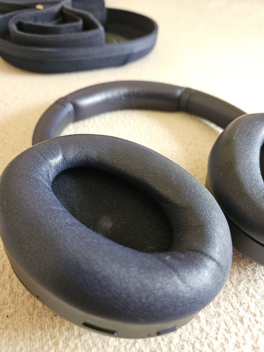 SONY WH-1000XM4 în stare bună/CITIȚI ATENT ANUNȚUL!