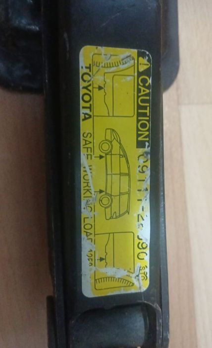Домкрат тойота  продам
