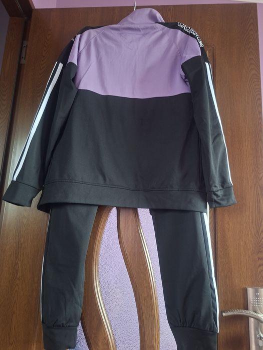 Vând Trening Damă Adidas Mărimea XL Turcia