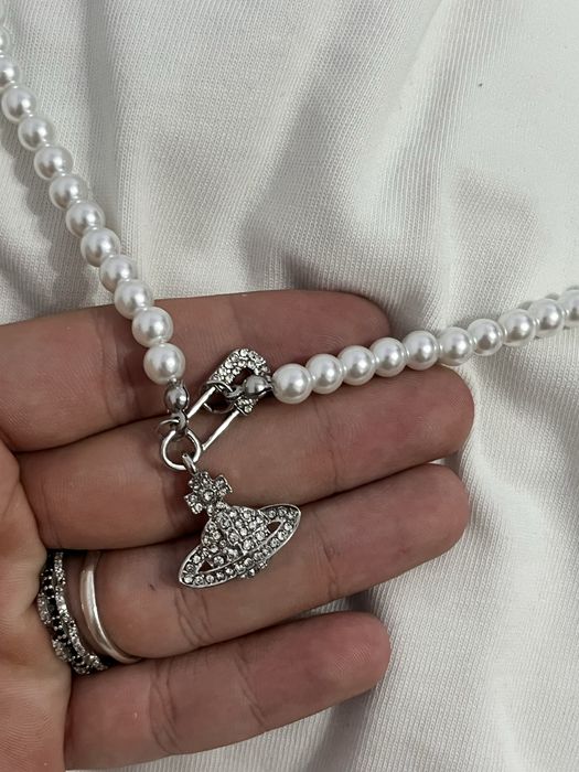 Lantisor cu Perle Vivienne Westwood Iced Out Saturn
