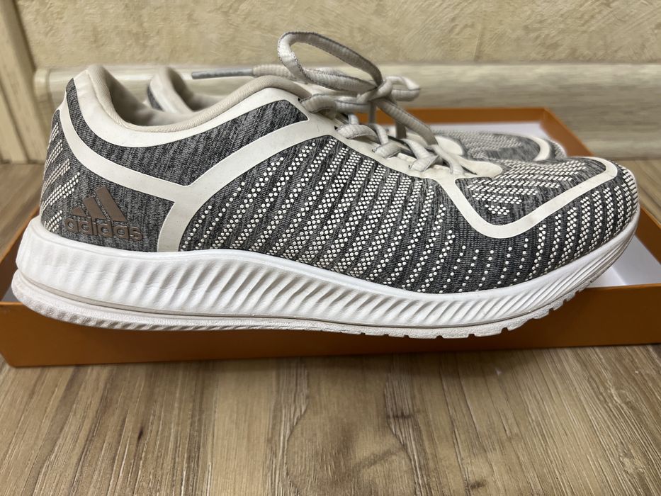 Продаю кроссвоки адидас оригинал