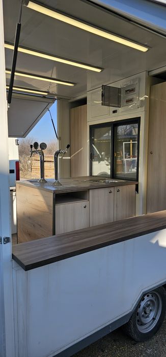 Каравана за бързо хранене