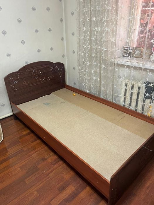 Продам шифоньер и кровати