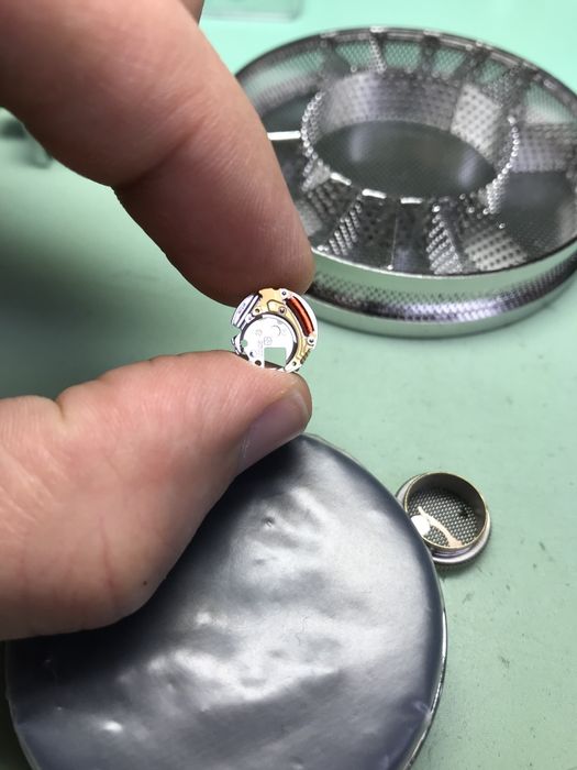 Продажба и ремонт на механични и кварцови часовници