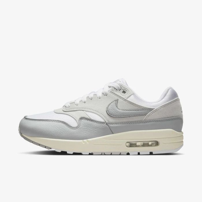NIKE AIR MAX 1 87
номер 35.5
NIKE AIR MAX 1 87
номер 35.5

Цена 71 Е