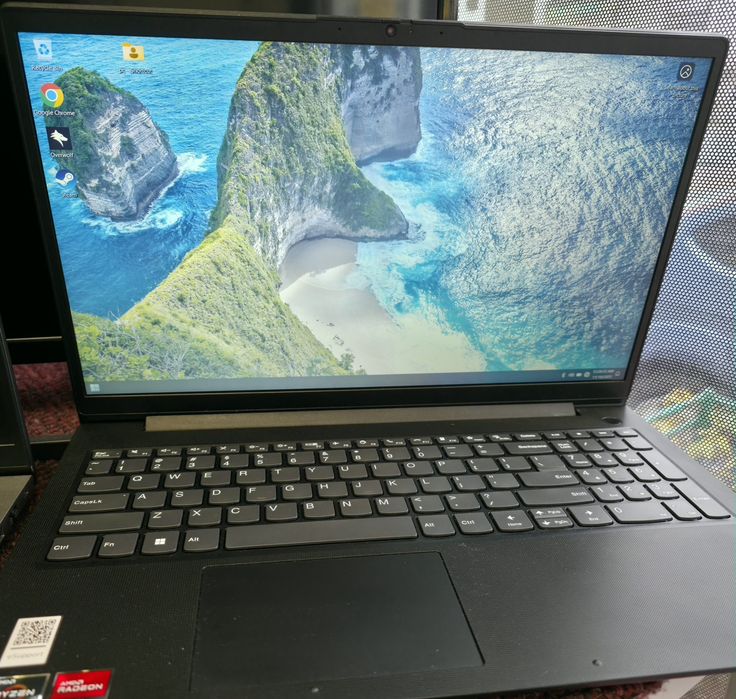 Laptop Lenovo  v 15