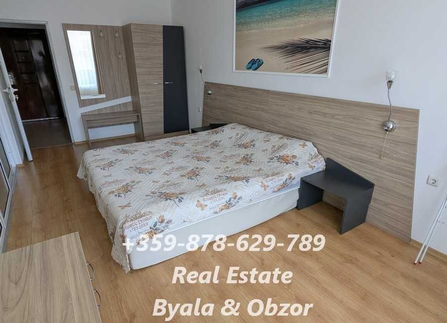 Двустаен апартамент с гледка към града на първа линия в гр.Бяла