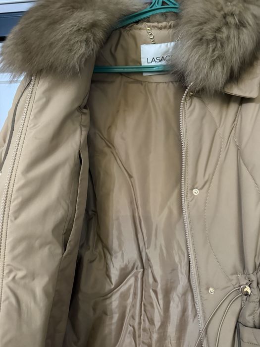 Прадаеться куртка  Lasagrada