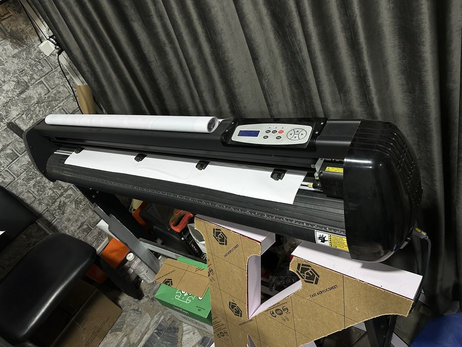 Plotter rezka sotiladi aybi yuq ishlaganiga 8 oy boʻlgan yangi turipti