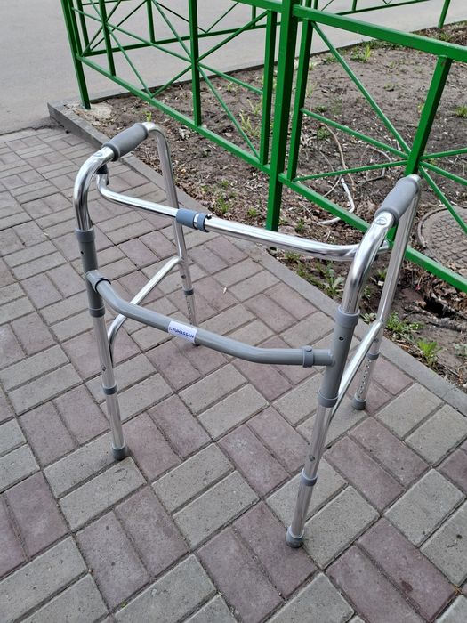 Продам ходунки для взрослых.