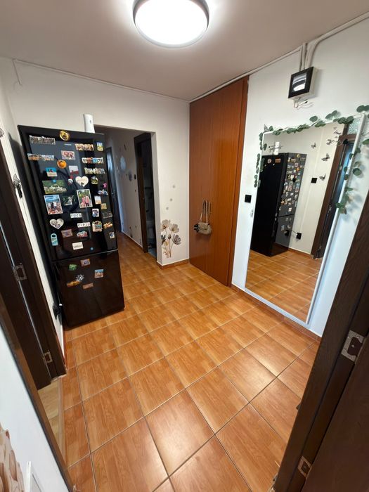Direct proprietar: vând apartament 3 camere decomandat confort 1 sporit