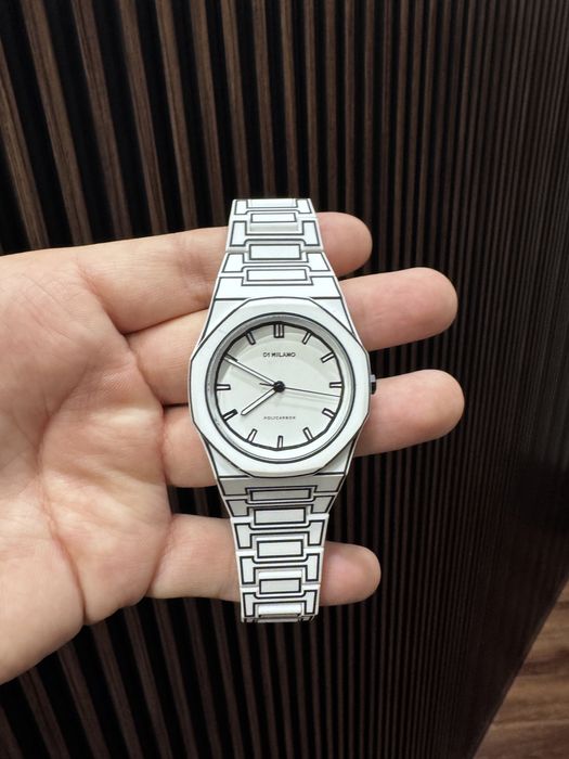 Часы с нереальным видом