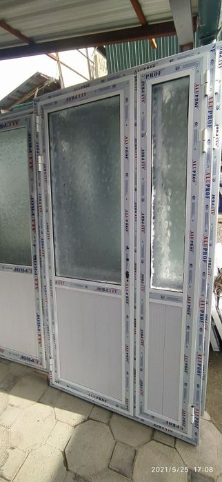 Двери Алиминивые Готовые  по 900 тысячи.