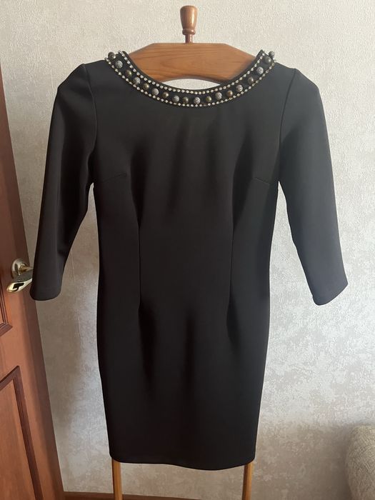 Продам платья разные