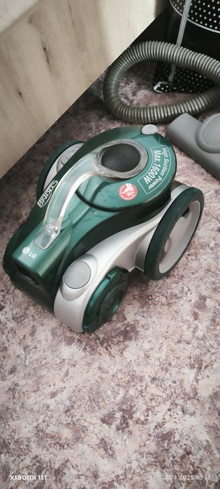 Продам пылесос LG