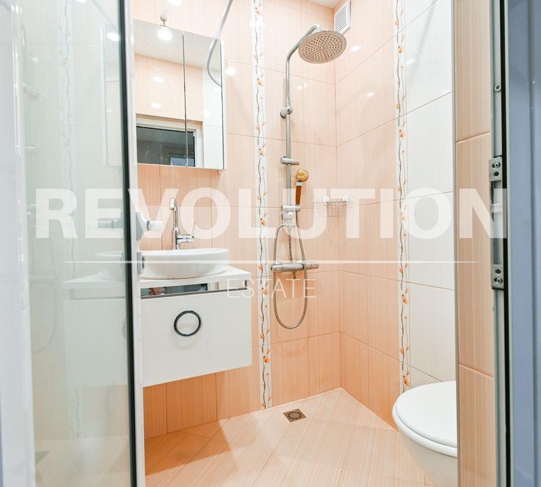 Продава се Тристаен апартамент в София, Фондови жилища - 61 кв.м за 1522 €/кв.м - Снимка #10