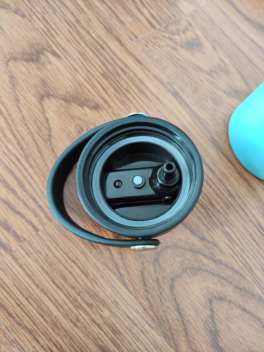 Нова термобутилка със сламка 0.900л.