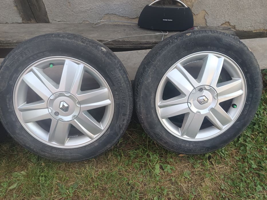 Jante aliaj 205/55 R16 cu anvelope Pirelli Cinturato