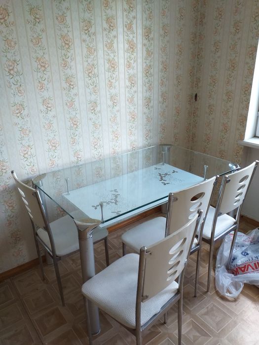 Продать стол со стульями