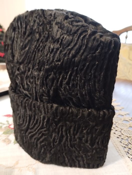 Căciulă astrahan Noua