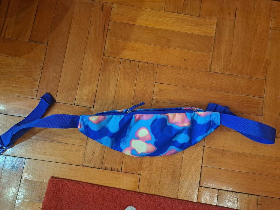 Nike оригинална чантичка