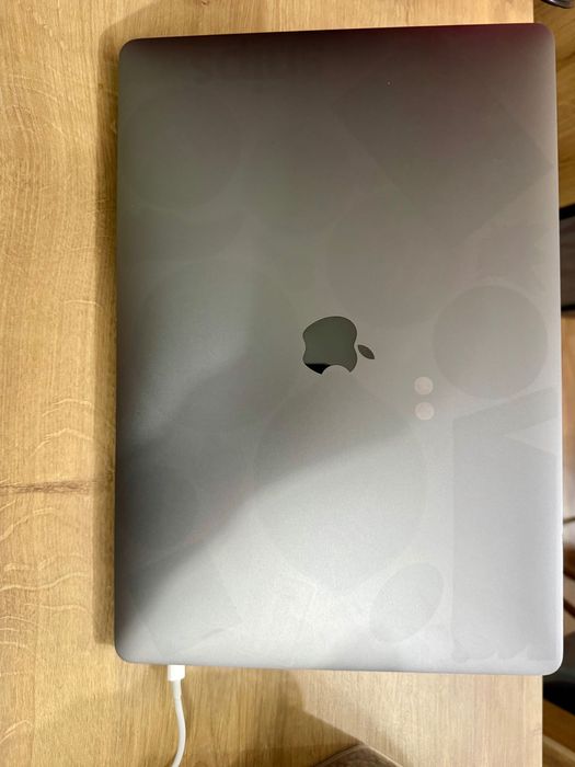 Macbook Pro A1990 32 RAM AMD Pro 560x 4GB , 512 GB SSD ,