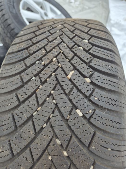 Vând anvelope cu jante