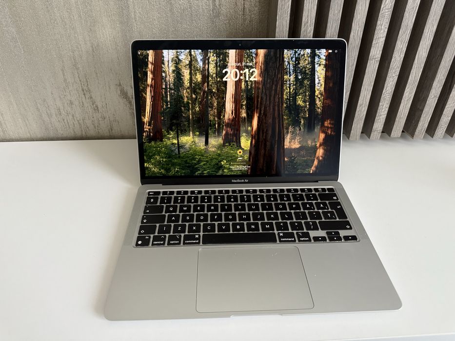 Macbook Air M1 Garantie 2 ani Universul Telefoanelor
