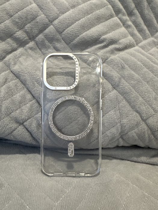 Чехол на айфон 16 про