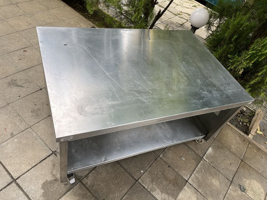 Работна маса неръждавейка