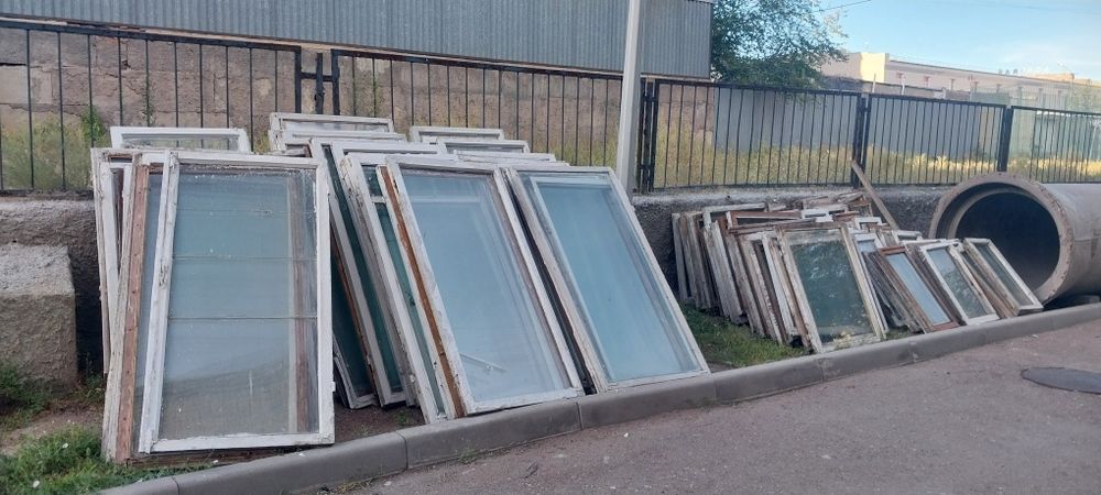 Оконные проемы разных размеров.