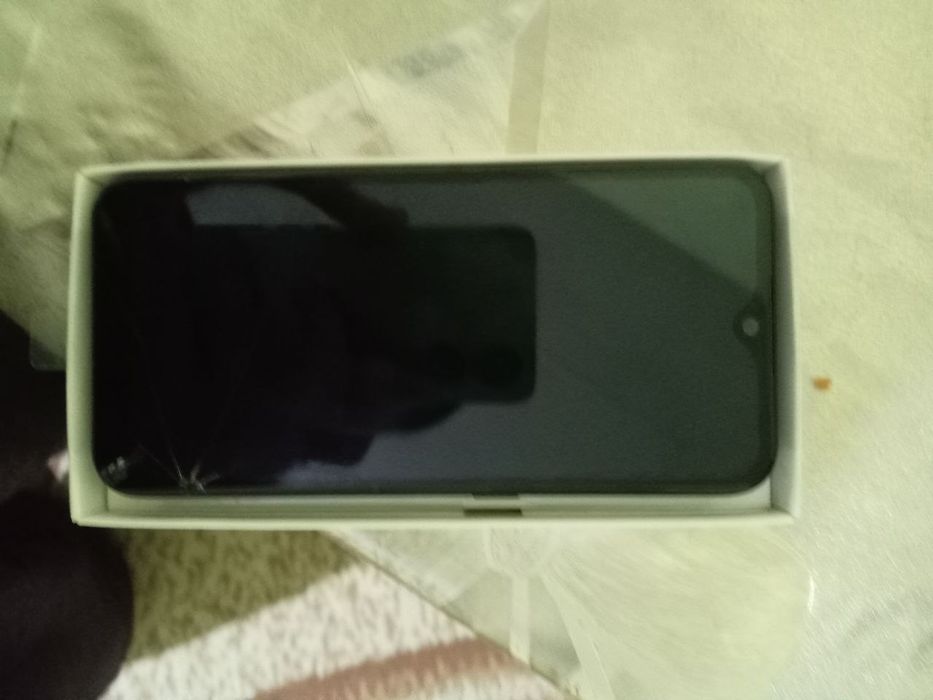 Samsung galaxy a 01 sotiladi