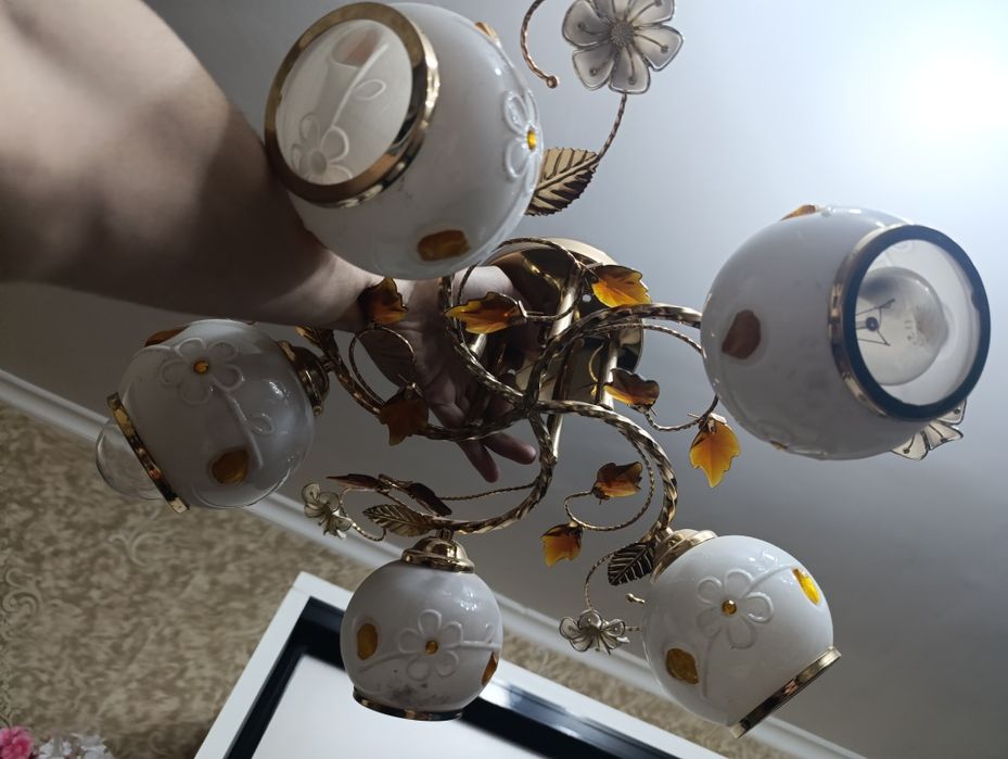 Продам люстру буу