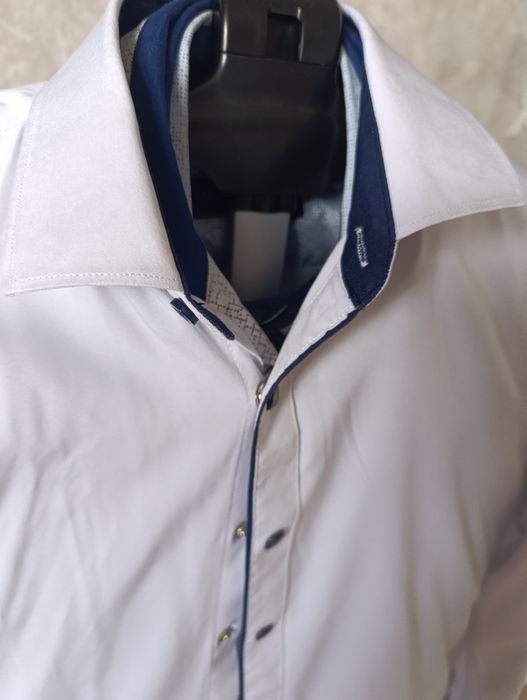 Продам рубашки школьные