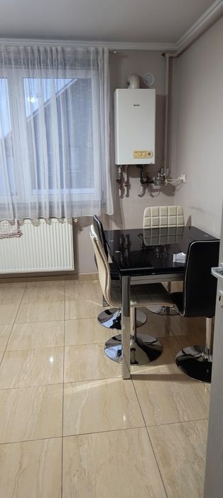 Apartament cu 3 camere in zona rezidentiala.