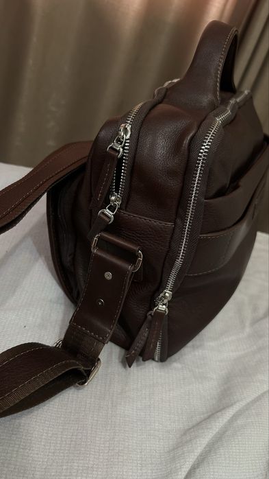 В продаже мужская сумка