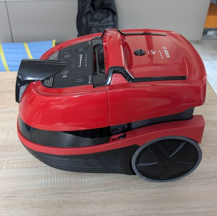 Aspirator cu spalare Bosch