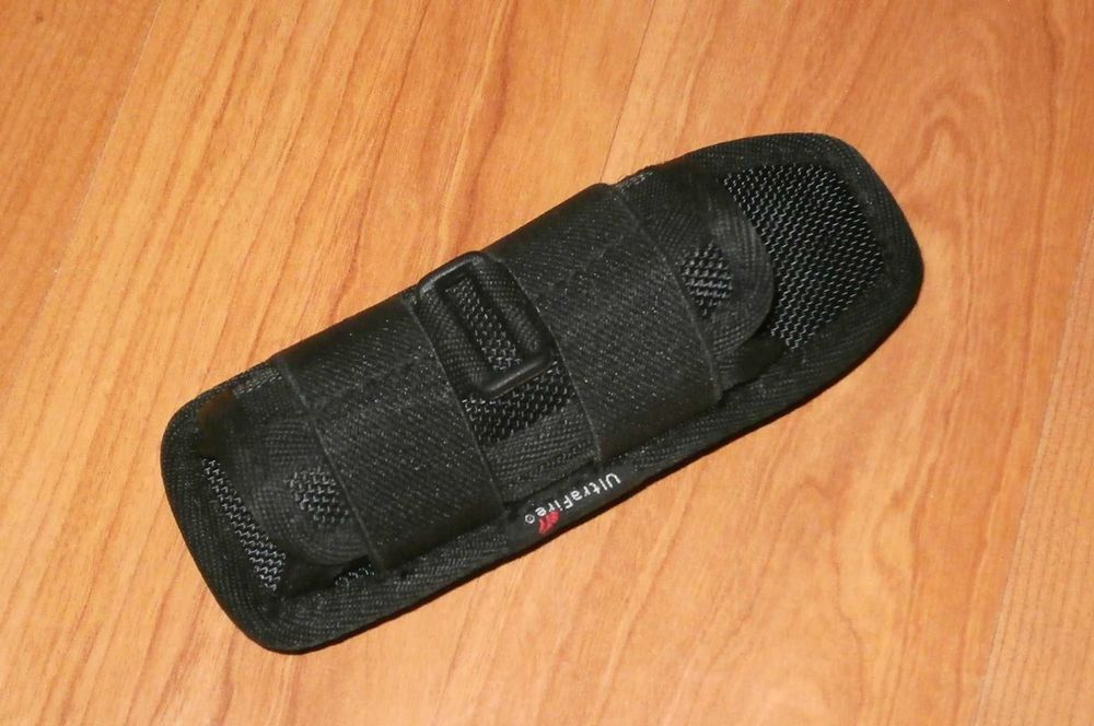 Ultrafire - Toc tactic pentru lanterna cu clip pentru curea rotire 360