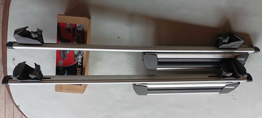 Комплект алуминиев багажник Thule AeroBar + лапи Thule 755 + багажник за ски