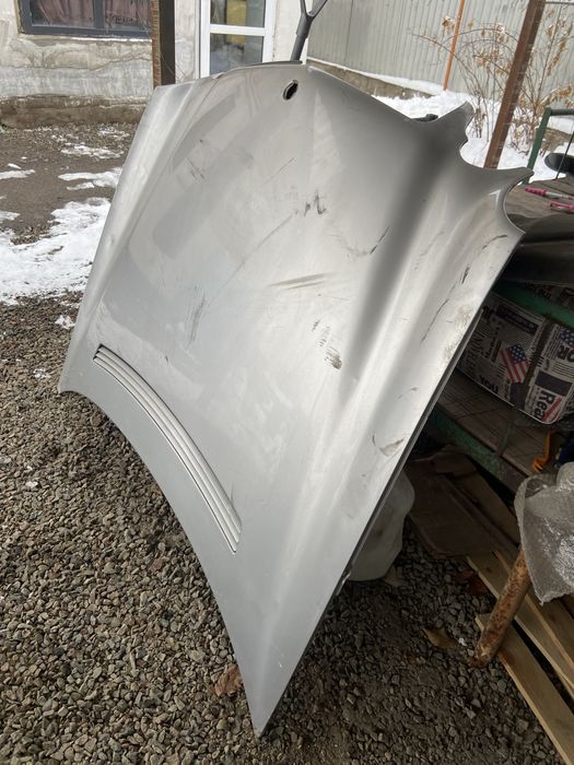 Капот на мерседес 210 лупарик w210